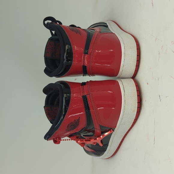 Jordan 1 Retro High OG Patent Bred shoes - Picture 5 of 16